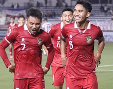 Video bàn thắng Philippines 1-2 Indonesia: Thầy trò HLV Shin Tae Yong vào bán kết với vị trí nhì bảng B