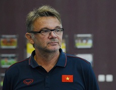 HLV Philippe Troussier: Phù thủy trắng và phép màu nào cho ĐTVN?