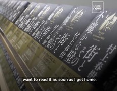 Haruki Murakami ra mắt sách mới về những "bức tường"