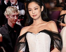 Sau tin đồn hẹn hò V (BTS), Jennie (Blackpink) xuất hiện lộng lẫy tại LHP Cannes