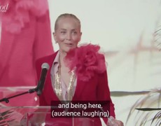 Ngôi sao gợi cảm của "Bản năng gốc" tiết lộ bị bỏ rơi sau đột quỵ