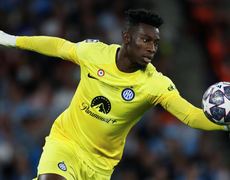 VIDEO: Onana chính thức gia nhập MU, là thủ môn chơi chân hay bậc nhất thế giới