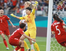 VFF trao tặng 800 triệu đồng cho đội tuyển nữ Việt Nam