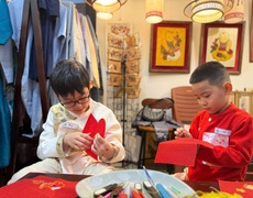 Thêu Tết và tìm hiểu về phong tục Tết truyền thống