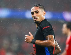 Barcelona ngược dòng kịch tính trước Benfica nhờ người hùng Raphinha