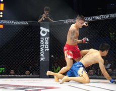 Lý Văn Huỳnh hạ knockout đối thủ, lần thứ ba vào chung kết LION Championship