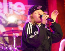 Zélie bùng nổ trong đêm nhạc tại Hà Nội