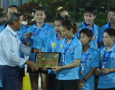 Bóng đá nữ Hà Nội và nỗi đau 11 năm trắng tay