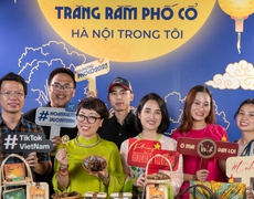 Phó Chủ tịch phường Hoàn Kiếm livestream lan tỏa giá trị di sản