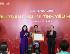 Hành trình 20 năm 'Xuống phố' lưu giữ ký ức Hà Nội của họa sĩ Phạm Bình Chương