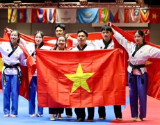 Bất chấp sức ép trọng tài, Taekwondo Việt Nam giành HCV tại SEA Games 33