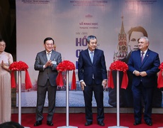 Những tư liệu quý về 'Dấu chân Hồ Chí Minh trên quê hương Cách mạng Tháng Mười'