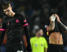 Tin bóng đá 15/2: Chelsea sụp đổ trước Brighton; Sir Alex tái xuất sân cỏ