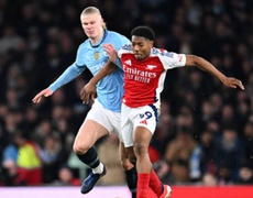 Haaland bị lu mờ bởi tài năng trẻ 18 tuổi của Arsenal