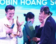 SOOBIN lập hattrick với 3 giải Cống hiến 2025