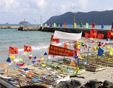 Sôi động Hội thi đua bè truyền thống tại Côn Đảo