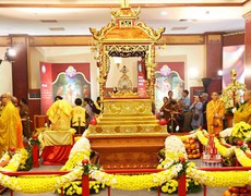 Chiêm bái xá lợi Phật Thích Ca Mâu Ni