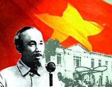 Ra mắt cuốn sách "135 chuyện kể về Bác Hồ"