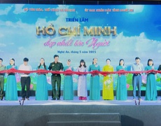 Triển lãm “Hồ Chí Minh đẹp nhất tên Người” 