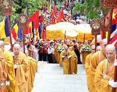 Cung rước, tôn trí xá lợi Đức Phật Thích Ca Mâu Ni tại chùa Tam Chúc 