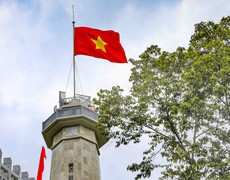 Thiêng liêng cột cờ A Pa Chải nơi cực Tây Tổ quốc