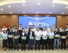 VFF ra mắt sách '25 năm hành trình bóng đá chuyên nghiệp Việt Nam'
