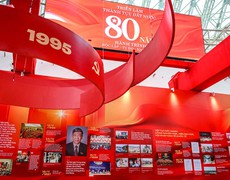 Chạm vào lịch sử tại triển lãm '80 năm hành trình Độc lập - Tự do - Hạnh phúc