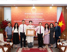 Ca sĩ Đức Phúc vinh dự nhận bằng khen của Thủ tướng Chính phủ