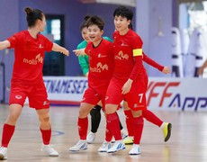 Cựu tuyển thủ quốc gia Tuyết Dung tỏa sáng ở giải futsal nữ