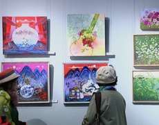 Triển lãm 'Sắc màu hữu nghị': Cuộc gặp gỡ của các nghệ sĩ Việt Nam và Hàn Quốc