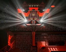 Không gian trình diễn đa tầng với sân khấu bay tại Hòa nhạc Ánh sáng 2026