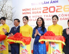 Triển lãm ảnh 'mừng Đảng, mừng Xuân' và chào mừng thành công Đại hội Đảng lần thứ 14