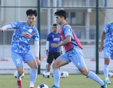 Bản tin KICK OFF 4/1/2026: HLV Kim Sang Sik chờ Thanh Nhàn hồi phục chấn thương.