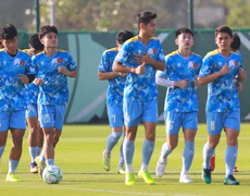 Đội tuyển U23 Việt Nam trở lại sân tập, tìm phương án đánh bại Kyrgyzstan