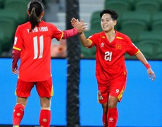 VIDEO: Đội tuyển Việt Nam 2-1 Ấn Độ: Tiền đạo Ngân Thị Vạn Sự lập cú đúp bàn thắng