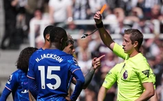 Cú cùi chỏ có thể khiến Chelsea mất 100 triệu bảng