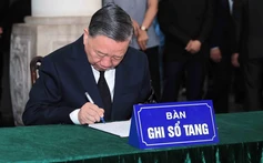 Xúc động những dòng ghi sổ tang viếng nguyên Chủ tịch nước Trần Đức Lương 