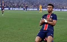 PSG trên đỉnh châu Âu: Messi, Neymar và Mbappe không làm được, nhưng một cầu thủ 19 tuổi đã làm được