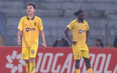 V-League và 'vùng gió xoáy' trụ hạng