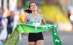 Hồng Lệ: ‘Bông hồng thép’ trên đường đua marathon