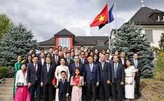 Chủ tịch Quốc hội Trần Thanh Mẫn gặp gỡ cộng đồng người Việt Nam tại Thụy Sĩ