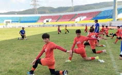 HLV Mai Đức Chung dự lễ bốc thăm Asian Cup, giao giáo án cho Ban huấn luyện