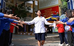 Hà Nội công bố điểm thi, điểm chuẩn xét tuyển lớp 10 không chuyên năm học 2025-2026