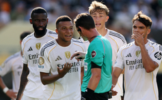 Chuyến bay của Real Madrid bị ảnh hưởng bởi bão, trận đấu với PSG sẽ bị hoãn?