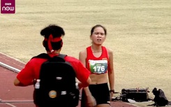 Nữ VĐV Việt Nam kiệt sức sau khi giành HCĐ marathon khiến CĐV xúc động