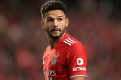 MU: Ten Hag bỏ qua Harry Kane, Osimhen, chốt mua sao 21 tuổi thần tượng Ronaldo