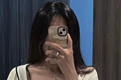 Thanh Nhã khoe vòng eo đầy gợi cảm