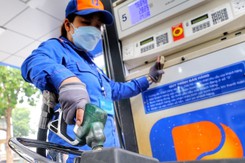 Giá xăng tăng hơn 1.000 đồng/lít