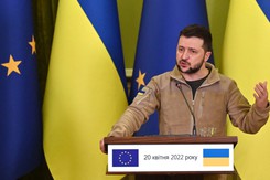 Tổng thống Ukraine ký ban hành luật tăng chi tiêu quốc phòng