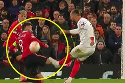 Bruno Fernandes dính án treo giò vì thẻ vàng lãng xẹt, fan MU nổi giận